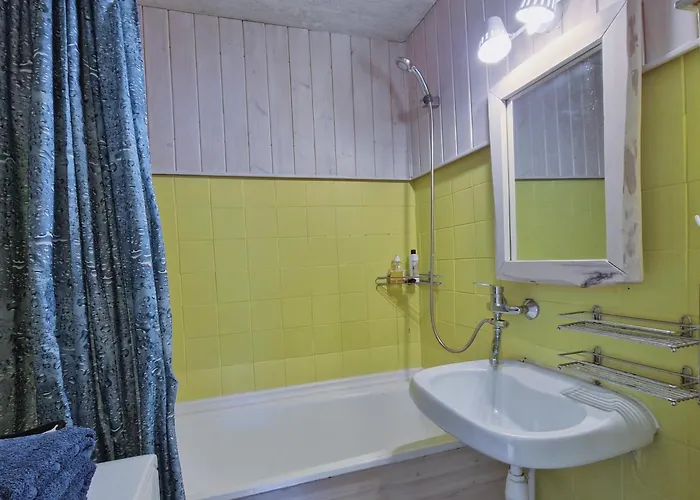 Vabaduse - Külaliskorter Kärdlas Apartamento Kärdla